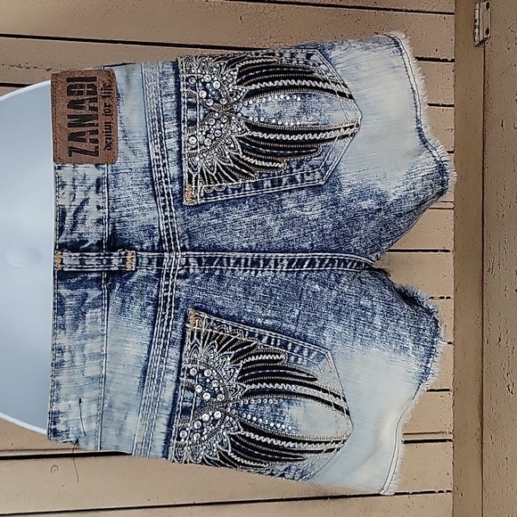 Zanadi wing embellished shorts - Picture 6 of 10